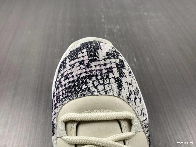 Retro Bone Snake Light Low Jordan CD6847-002 11 0214